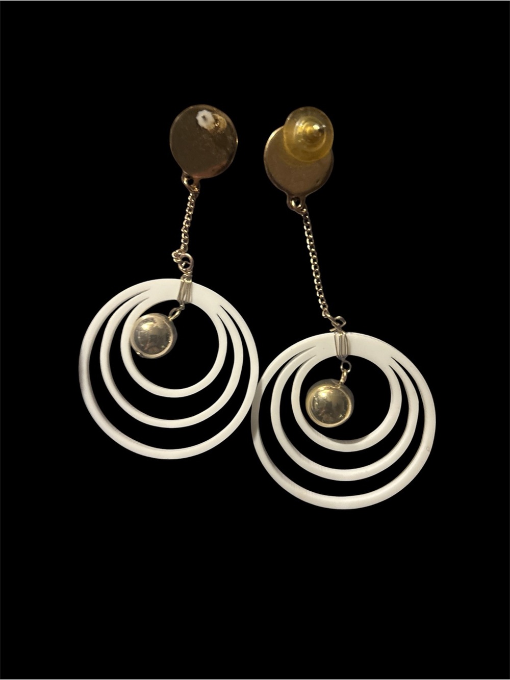 ✨ Vintage Retro Mod White Concentric Circle Dangle Earrings Gold Accent